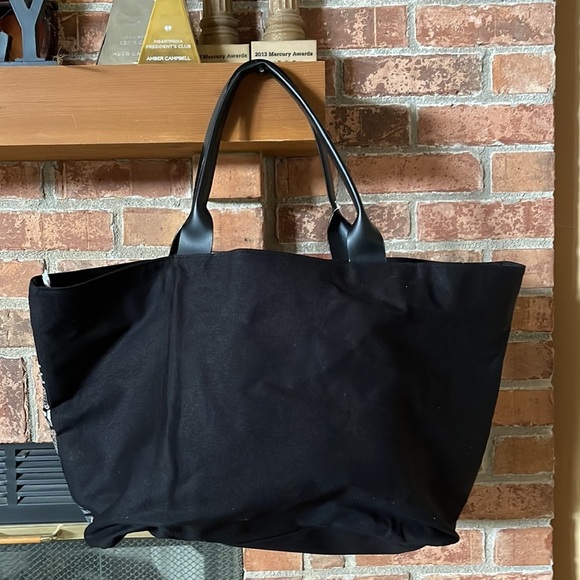 NWT Victoria's Secret Black & Silver Sequin Shoulder Tote Bag - Picture 4 of 6